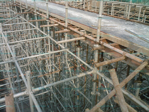 【建筑鋼管腳手架】守得住安quan才是關(guān)鍵的！