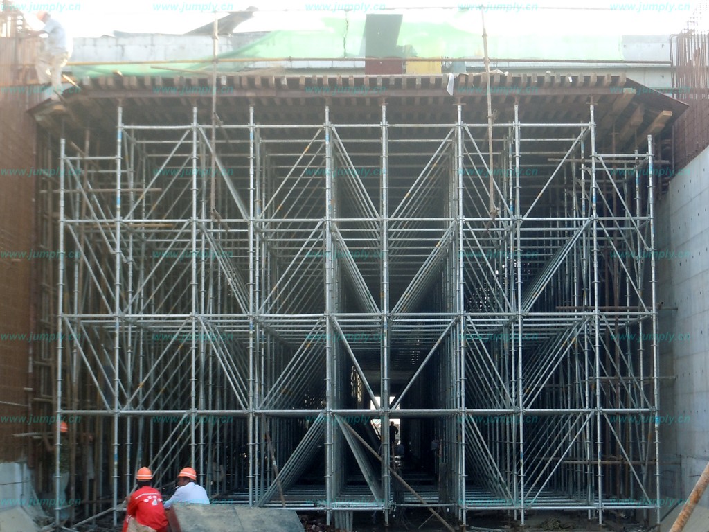 “承插型盤扣式腳手架，搭建好助手，效率有保障”